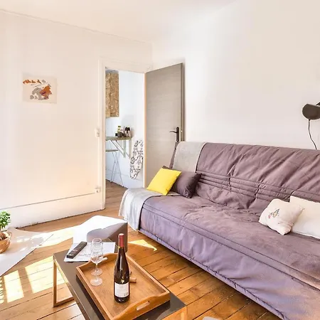 Bright Studio Just A Stone's Throw From The Bataclan Apartment *