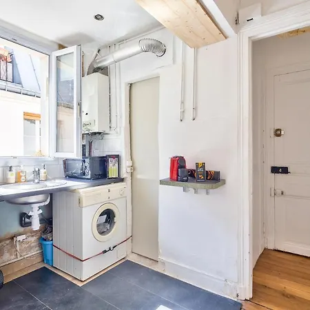 Bright Studio Just A Stone's Throw From The Bataclan